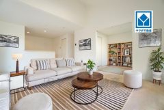 家族が集まる開放的なリビング。思い思いの時間を過ごしたり食事をしたり、素敵な団らんの場になりますね。家具はCGによるイメージです。