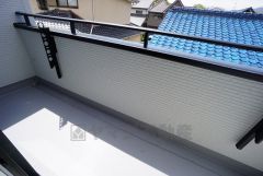 南向きで陽当たりの良いバルコニーです。お洗濯やお布団干しはもちろん、日光浴スペースにも＾＾西側にもバルコニーあり＾＾風通し良好。