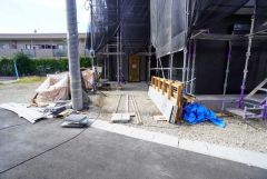 駐車スペースはゆとりある2台分を確保。マイカー用に、お客さま用に、余裕を持ってご利用いただけます＾＾