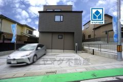 オール電化。リビングは吹抜けで明るく開放感のある空間＾＾3LDK。駐車2台分。西鉄バス「長住四丁目」まで徒歩7分＾＾天神・博多方面のバスが、数分おきにきます＾＾