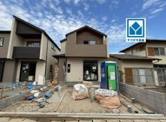 西鉄バス「中尾二丁目」歩4分＾＾天神＆博多へのアクセス良好＾＾歩6分圏にエフコープ、ミニストップ、ファミマ、セブン、コスモス、小学校、保育園、郵便局など周辺環境充実＾＾