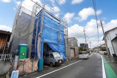 前面道路は南東側約6.2ｍの公道に面しています。 ららぽーと福岡(車3分/1.4ｋｍ)