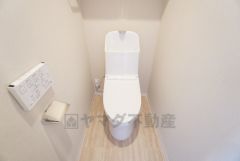 ウォシュレット、暖房便座、節電・節水機能など、使い勝手のよい高機能トイレです。