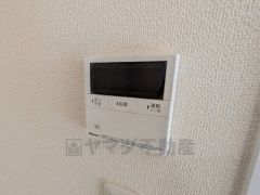 おいだき機能つきなのでお風呂に入る時間が異なるご家庭には嬉しいですね。ボタン一つで快適で便利な生活が＾＾