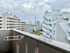 南西向きバルコニーからの眺望です＾＾福岡タワーが眺めれます＾＾