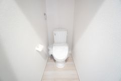 1階2階の2ヶ所にトイレがありますので、忙しい朝にも家族に気を使わず、ゆとりが生まれますね＾＾