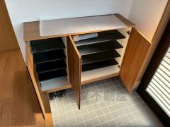 ご家族の靴をスッキリと片付けられるシューズボックス付きの玄関です＾＾