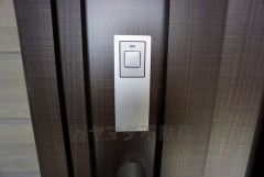 玄関扉にはボタン一つで開け閉め楽々のスマートキー。
