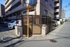 しっかりと扉の閉まるゴミ置き場。ゴミが散らかる心配もありません。