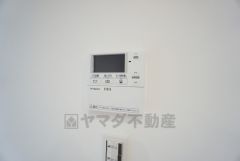 ボタン1つでらくらく操作できる給湯器リモコン。