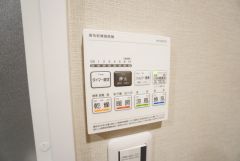 浴室暖房乾燥機には、暖房、乾燥、涼風、換気の4つの機能が付いています。タイマー付きです。換気・雨の日の洗濯も安心です＾＾