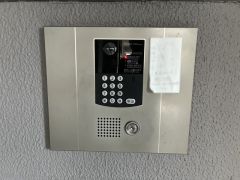 エントランスはオートロックを採用＾＾ 来訪者を確認できる安心のセキュリティ仕様で、お子さん1人での留守番時にも活躍しそうです＾＾