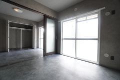 明るい室内は、風通しも良く、大変居心地の良い空間となっております。爽やかな風を感じて起きる朝は、快適生活の始まりに。