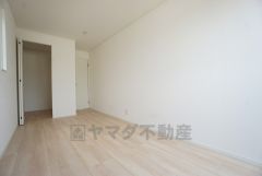 6.7帖。住む人のこだわりを活かす洋室＾＾ウォークインクローゼットもあり荷物もすっきり片付けられ、ゆとりのある暮らしが出来ます＾＾ 
