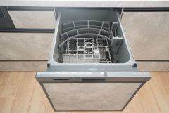 炊事時間を大幅に短縮できる食器洗浄乾燥機付き＾＾食器を洗う手間が減るので家族とのコミュニケーションの時間や自分の時間が増えますね。