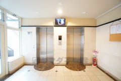 エレベータ―は2機＾＾急いでる日にも便利です＾＾