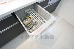 家事の時短につながる食洗機付き。