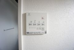 浴室暖房乾燥機付き＾＾梅雨の時期や花粉、PM2.5が酷いときなどの洗濯を干すのに重宝しそうですね＾＾