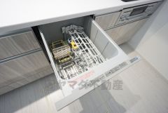 炊事時間を大幅に短縮できる食器洗浄乾燥機付き＾＾食器を洗う手間が減るので家族とのコミュニケーションの時間や自分の時間が増えますね。