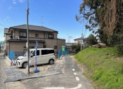 駐車スペースは2台分を確保（車種による）。マイカー用に、お客さま用に、余裕を持ってご利用いただけます。 