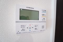 おいだき機能つきなのでお風呂に入る時間が異なるご家庭には嬉しいですね。ボタン一つで快適で便利な生活が＾＾