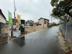 住人以外の車の進入も少なく、小さなお子様を持つご家庭にも安心です。 
