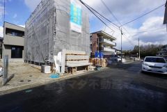 前面道路含む現地写真。