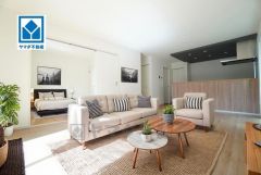 家族が集まる開放的なリビング。思い思いの時間を過ごしたり食事をしたり、素敵な団らんの場になりますね。 家具はCGによるイメージです。