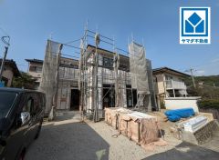 小学校まで徒歩8分、お子様の通学も安心＾＾南向き4LDK。日当たり・風通し良好でご家族のあたたかい空間に＾＾