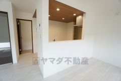 折下天井とダウンライトでおしゃれで明るいダイニングです＾＾