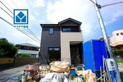 角地＾＾春日北小学校すぐ＾＾歩1分。歩5分圏にサニー、セブン、幼保育園、病院、ドラッグストアなど周辺充実＾＾