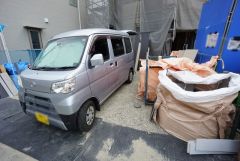 駐車スペースはゆとりある2台分を確保。マイカー用に、お客さま用に、余裕を持ってご利用いただけます＾＾ 