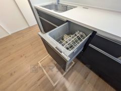 炊事時間を大幅に短縮できる食器洗浄乾燥機付き＾＾食器を洗う手間が減るので家族とのコミュニケーションの時間や自分の時間が増えますね。