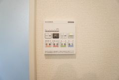 浴室暖房乾燥機には、暖房、乾燥、涼風、換気の4つの機能が付いています。タイマー付きです。換気・雨の日の洗濯も安心です＾＾