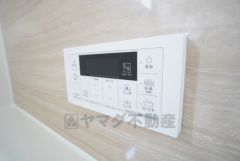 おいだき機能つきなのでお風呂に入る時間が異なるご家庭には嬉しいですね。ボタン一つで快適で便利な生活が＾＾