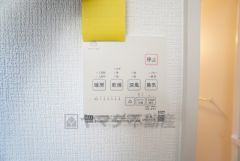 浴室暖房乾燥機には、暖房、乾燥、涼風、換気の4つの機能が付いています。タイマー付きです。換気・雨の日の洗濯も安心です＾＾