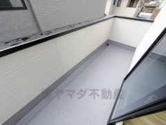 南向きの陽当たりの良いバルコニーです。お洗濯やお布団干しはもちろん、日光浴スペースにも＾＾