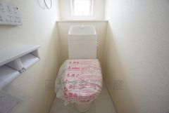 トイレは1階と2階それぞれに設けられています。