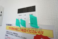 ボタン1つでラクラク操作できる給湯器リモコン。