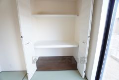 1階4.5帖和室。大容量のクローゼット付き。 お布団や日用品、季節外れの洋服など、様々な物を収納できます＾＾