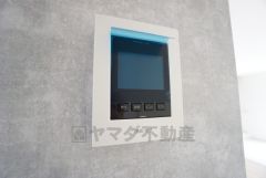 防犯はもちろん、セールスマン対策にもなるモニター付きインターホンです。お子さん1人での留守番時にも活躍しそうです。