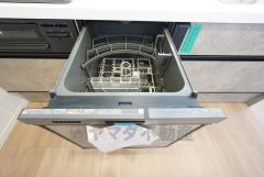 炊事時間を大幅に短縮できる食器洗浄乾燥機付き＾＾食器を洗う手間が減るので家族とのコミュニケーションの時間や自分の時間が増えますね。 