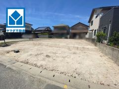 2026年5月撮影。 全2区画の新築戸建です。 歩10分圏：ロピア・白水大池公園・ナフコ・ＭｒＭａｘ・ローソン・ファミマなど。西鉄バス「松ヶ丘団地」停歩6分。大橋駅行き＾＾