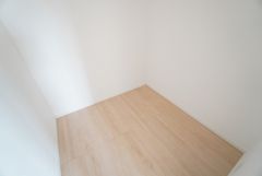 寝室にはウォークインクローゼットが設けられています。たっぷり収納できるので衣替えの心配もいりませんね＾＾