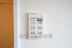 浴室暖房乾燥機付き＾＾梅雨の時期や花粉、PM2.5が酷いときなどの洗濯を干すのに重宝しそうですね＾＾