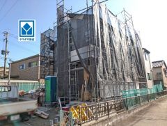  バス停「皿山1丁目」まで徒歩:5分。 スーパーまで徒歩7分。 カースペースは停めやすい並列駐車2台付き。