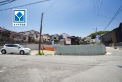 角地＾＾東月隈小学校、目の前＾＾西鉄バス「浦田」歩9分。博多駅行＾＾