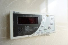 おいだき機能つきなのでお風呂に入る時間が異なるご家庭には嬉しいですね。ボタン一つで快適で便利な生活が＾＾
