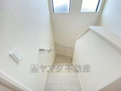 リビング階段は顔を合わせる時間が増えるので、ご家族とのコミュニケーションがとりやすく距離がグッと縮まりそうですね＾＾