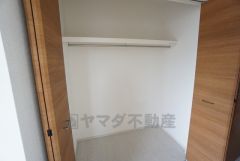 寝室にはクローゼットも設けられています＾＾収納充実＾＾